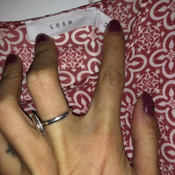 Lush Top - Picture 2 of 2